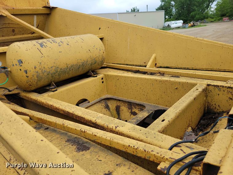 image for item EE1067 1998 Load King 2060 bottom dump trailer