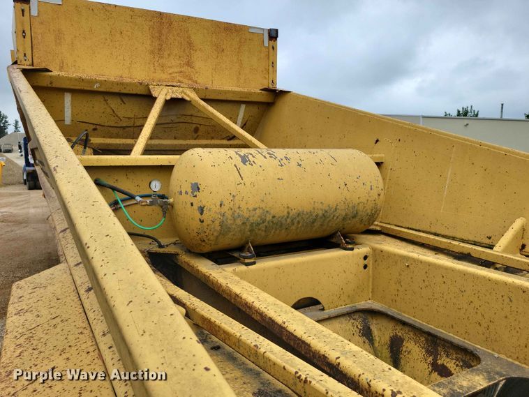 image for item EE1067 1998 Load King 2060 bottom dump trailer