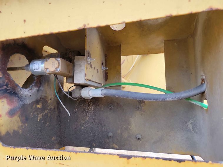image for item EE1067 1998 Load King 2060 bottom dump trailer