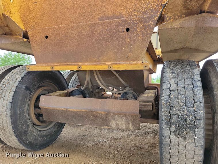image for item EE1067 1998 Load King 2060 bottom dump trailer