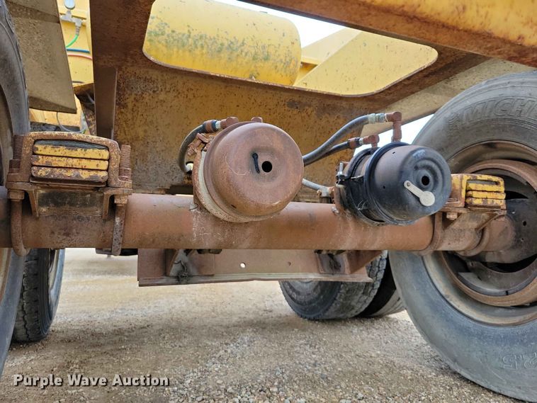 image for item EE1067 1998 Load King 2060 bottom dump trailer