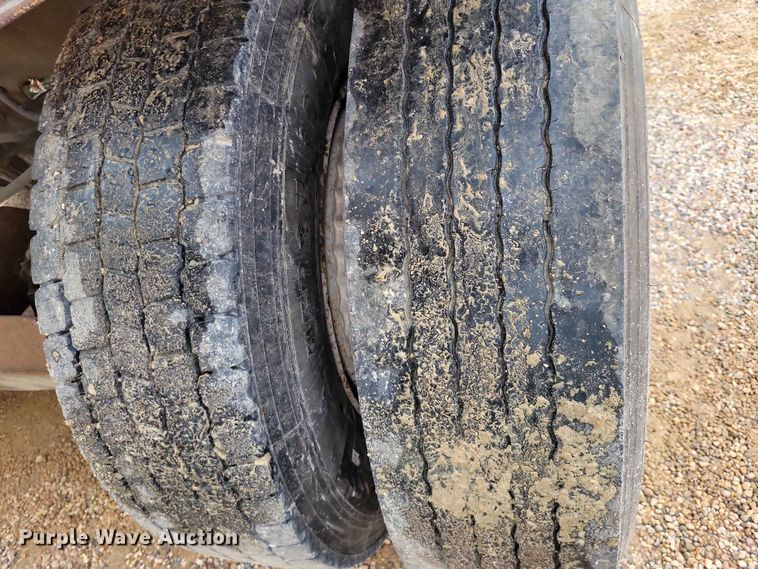 image for item EE1067 1998 Load King 2060 bottom dump trailer
