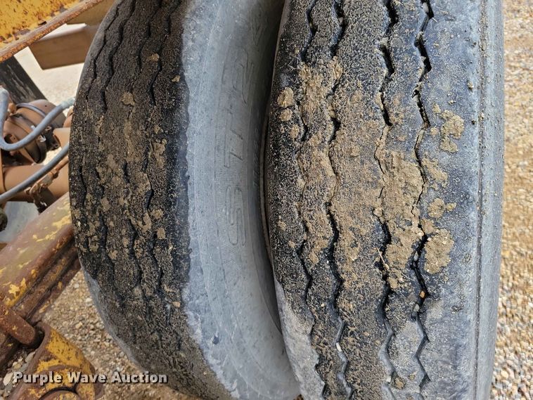 image for item EE1067 1998 Load King 2060 bottom dump trailer