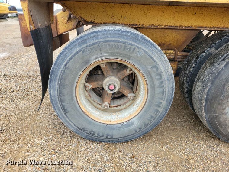 image for item EE1067 1998 Load King 2060 bottom dump trailer