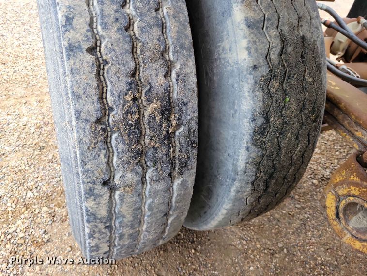 image for item EE1067 1998 Load King 2060 bottom dump trailer