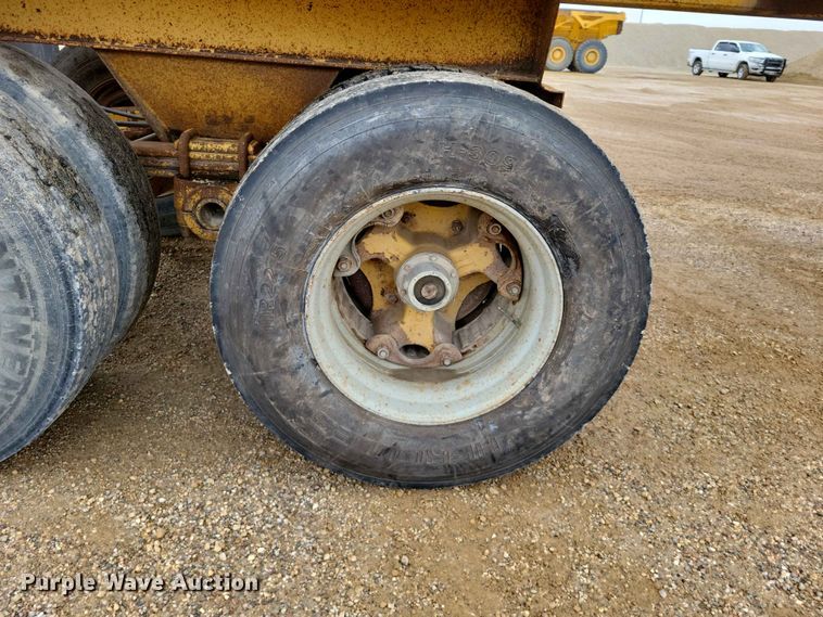 image for item EE1067 1998 Load King 2060 bottom dump trailer