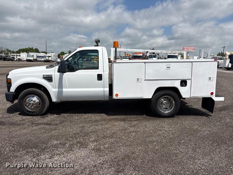 image for item EG8988 2008 Ford F350 Super Duty utility bed pickup truck