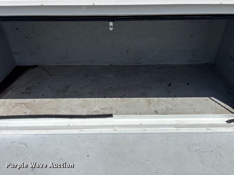 image for item EG8988 2008 Ford F350 Super Duty utility bed pickup truck