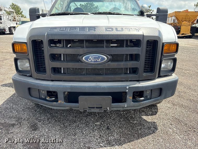 image for item EG8988 2008 Ford F350 Super Duty utility bed pickup truck