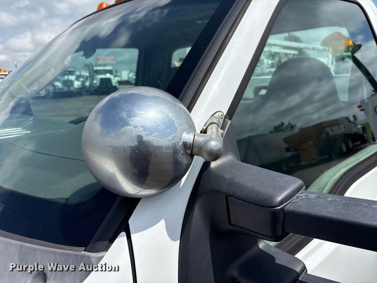 image for item EG8988 2008 Ford F350 Super Duty utility bed pickup truck