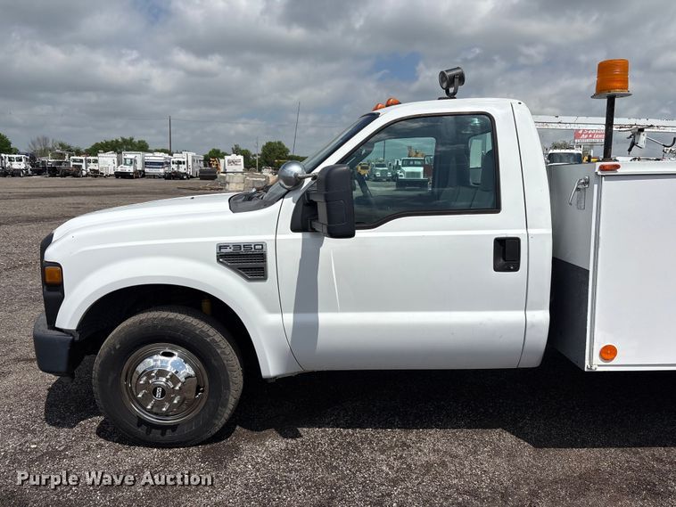 image for item EG8988 2008 Ford F350 Super Duty utility bed pickup truck