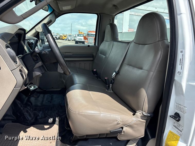 image for item EG8988 2008 Ford F350 Super Duty utility bed pickup truck