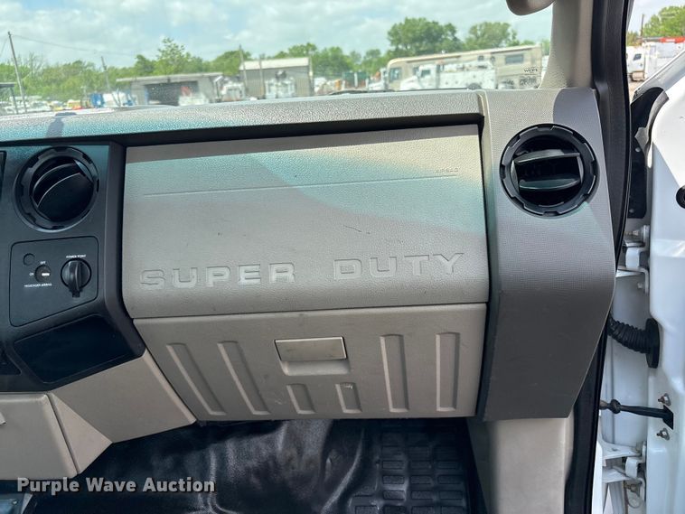 image for item EG8988 2008 Ford F350 Super Duty utility bed pickup truck