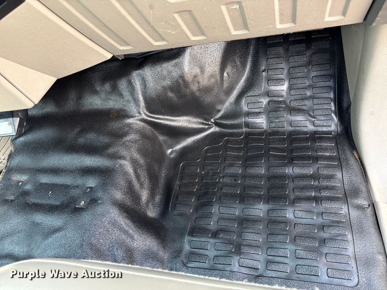 image for item EG8988 2008 Ford F350 Super Duty utility bed pickup truck