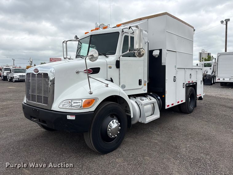 image for item EG9018 2014 Peterbilt 337 utility / service truck