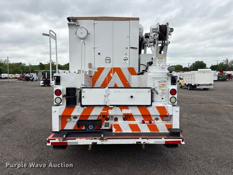 image for item EG9018 2014 Peterbilt 337 utility / service truck