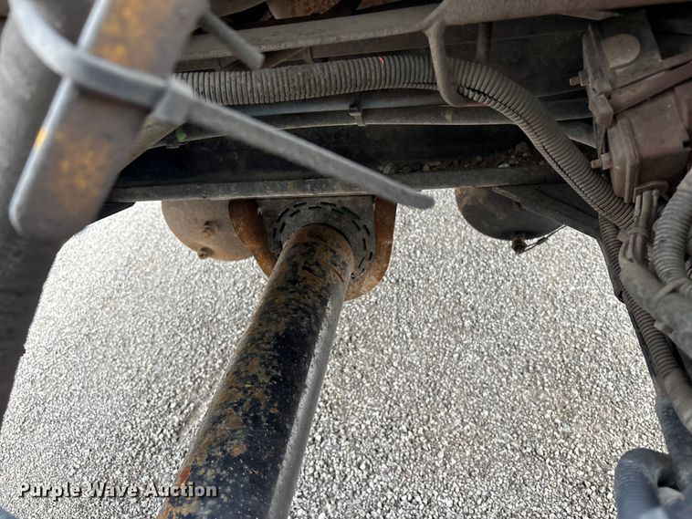 image for item EG9018 2014 Peterbilt 337 utility / service truck
