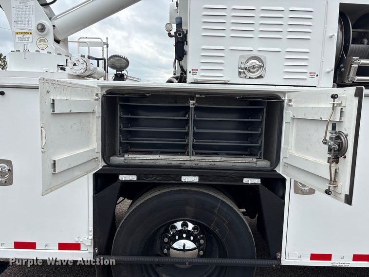 image for item EG9018 2014 Peterbilt 337 utility / service truck