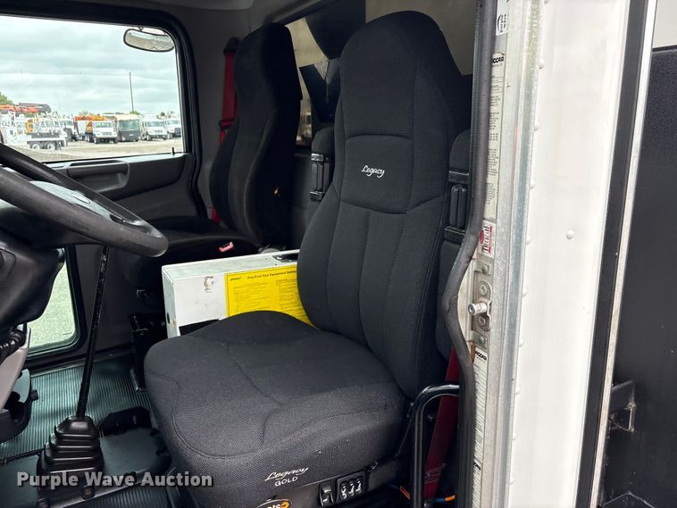 image for item EG9018 2014 Peterbilt 337 utility / service truck