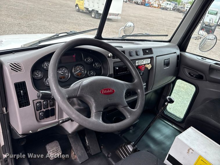 image for item EG9018 2014 Peterbilt 337 utility / service truck