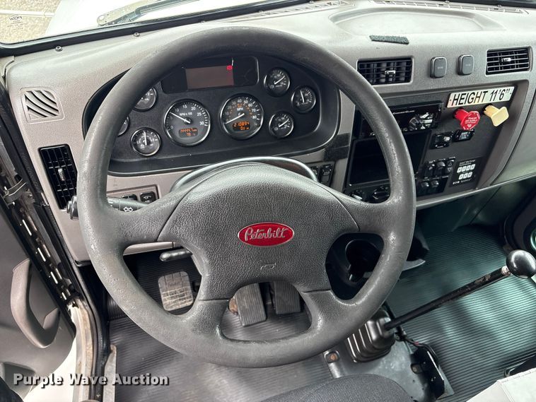 image for item EG9018 2014 Peterbilt 337 utility / service truck