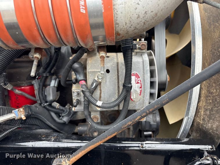 image for item EG9018 2014 Peterbilt 337 utility / service truck