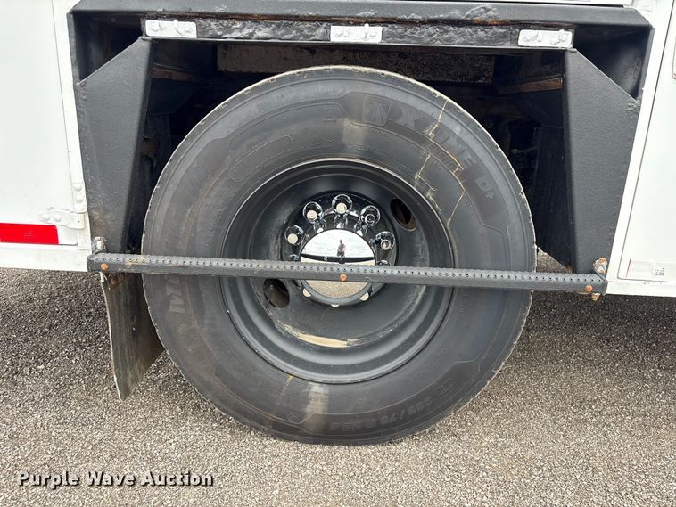 image for item EG9018 2014 Peterbilt 337 utility / service truck