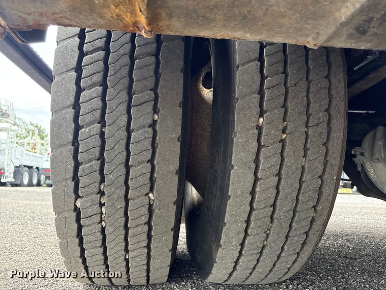 image for item EG9018 2014 Peterbilt 337 utility / service truck