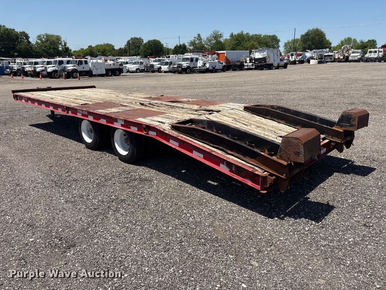 image for item EG9080 2006 Trail King TK40LP equipment trailer
