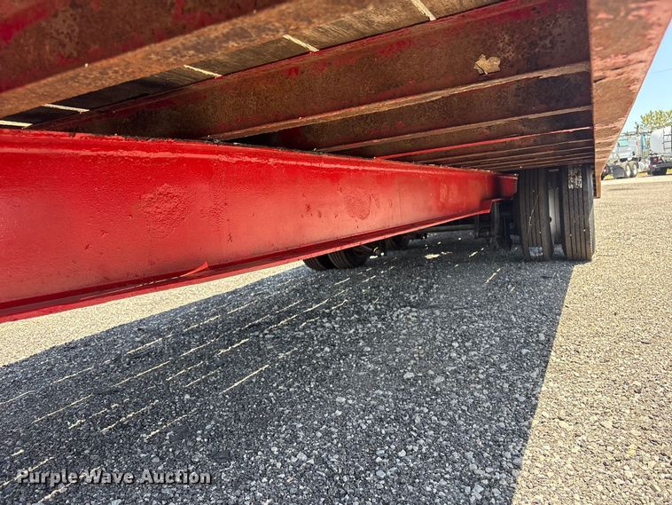 image for item EG9080 2006 Trail King TK40LP equipment trailer