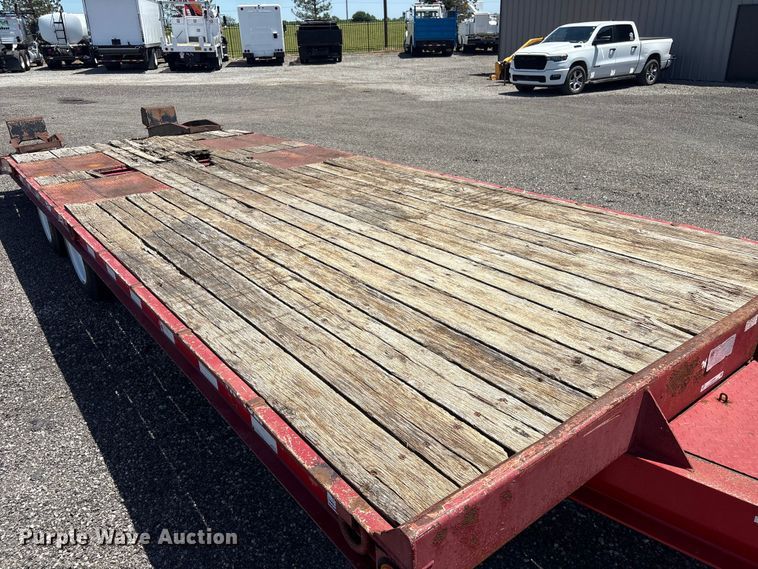 image for item EG9080 2006 Trail King TK40LP equipment trailer