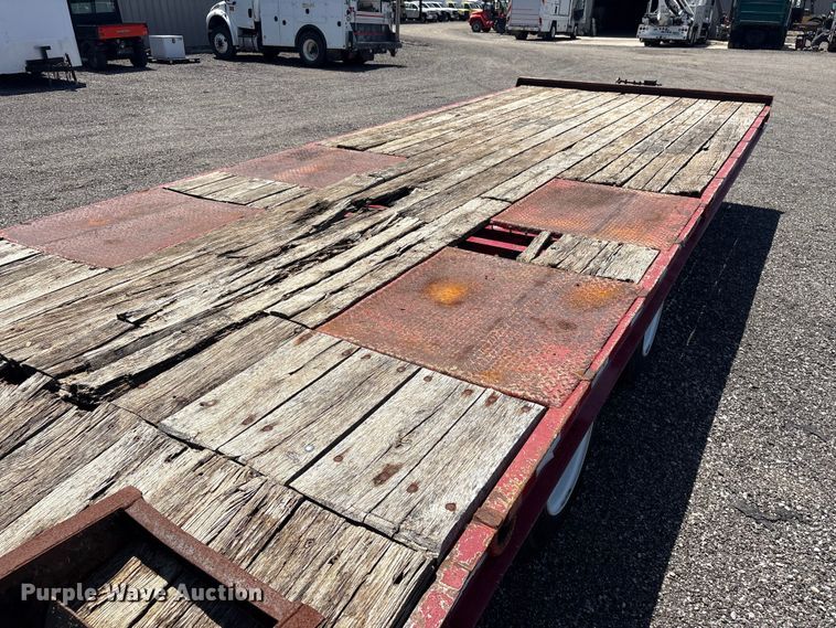 image for item EG9080 2006 Trail King TK40LP equipment trailer
