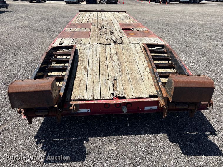 image for item EG9080 2006 Trail King TK40LP equipment trailer