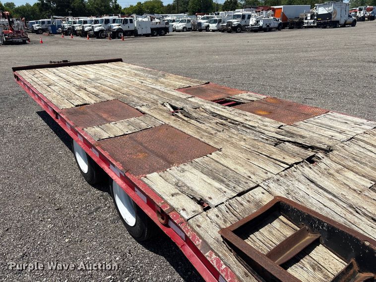 image for item EG9080 2006 Trail King TK40LP equipment trailer