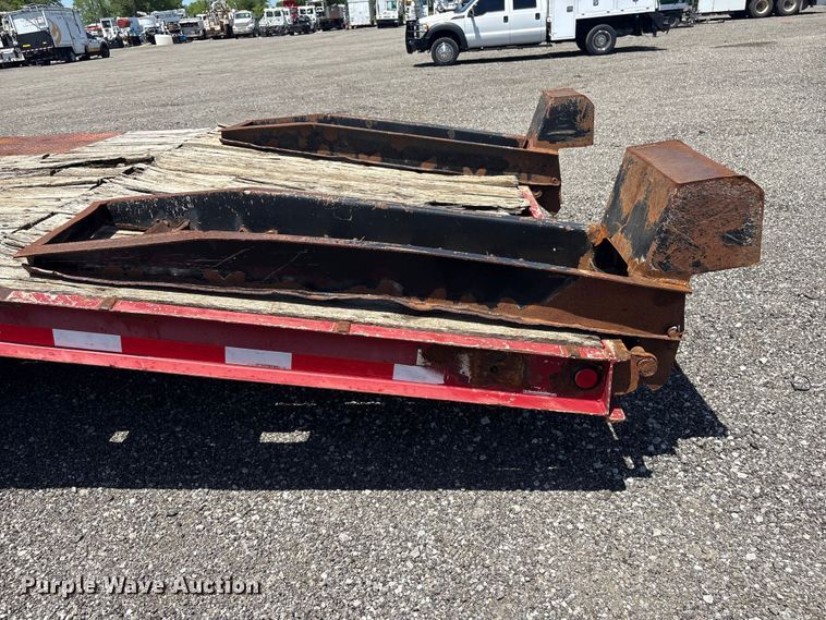 image for item EG9080 2006 Trail King TK40LP equipment trailer