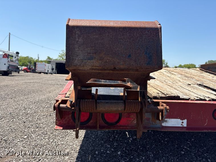 image for item EG9080 2006 Trail King TK40LP equipment trailer