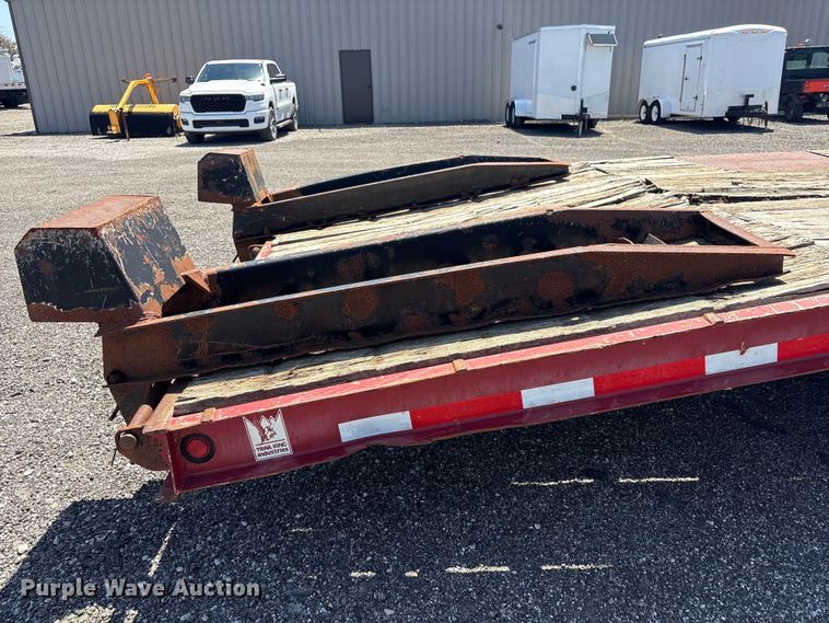 image for item EG9080 2006 Trail King TK40LP equipment trailer