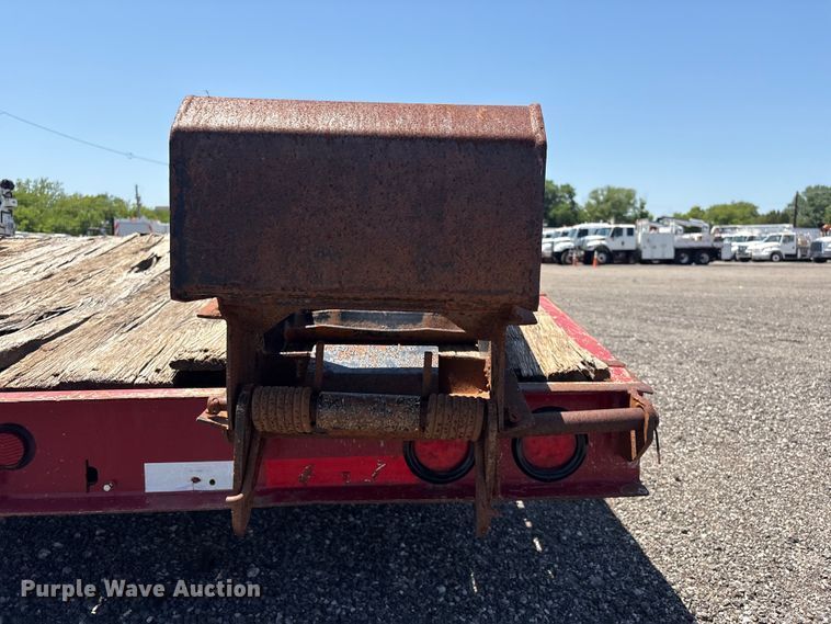 image for item EG9080 2006 Trail King TK40LP equipment trailer