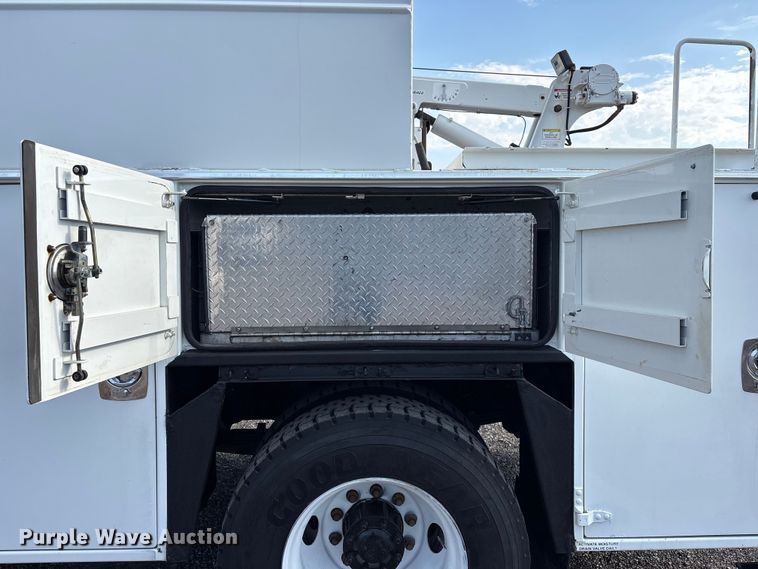 image for item EG9086 2012 Freightliner Business Class M2 utility / service truck