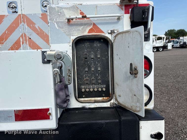 image for item EG9086 2012 Freightliner Business Class M2 utility / service truck