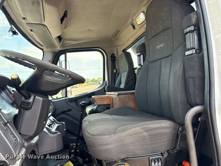 image for item EG9086 2012 Freightliner Business Class M2 utility / service truck