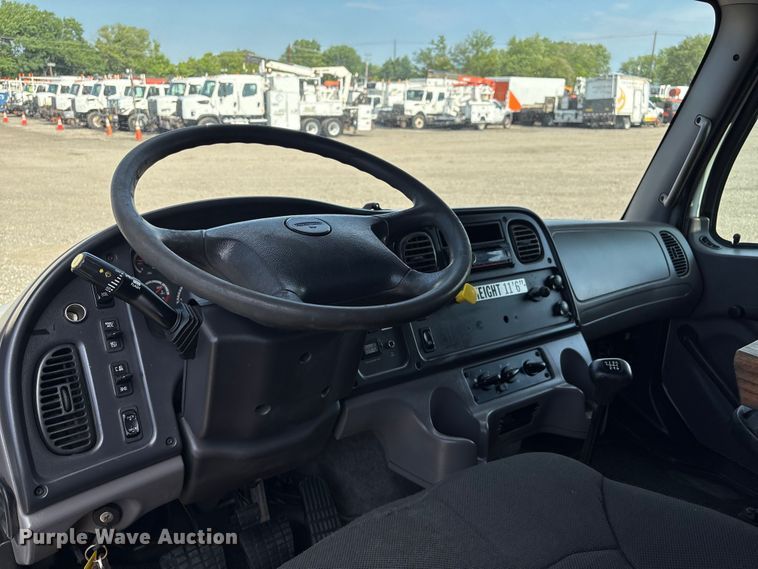 image for item EG9086 2012 Freightliner Business Class M2 utility / service truck