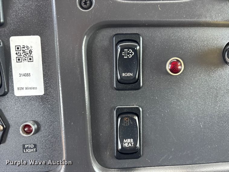 image for item EG9086 2012 Freightliner Business Class M2 utility / service truck