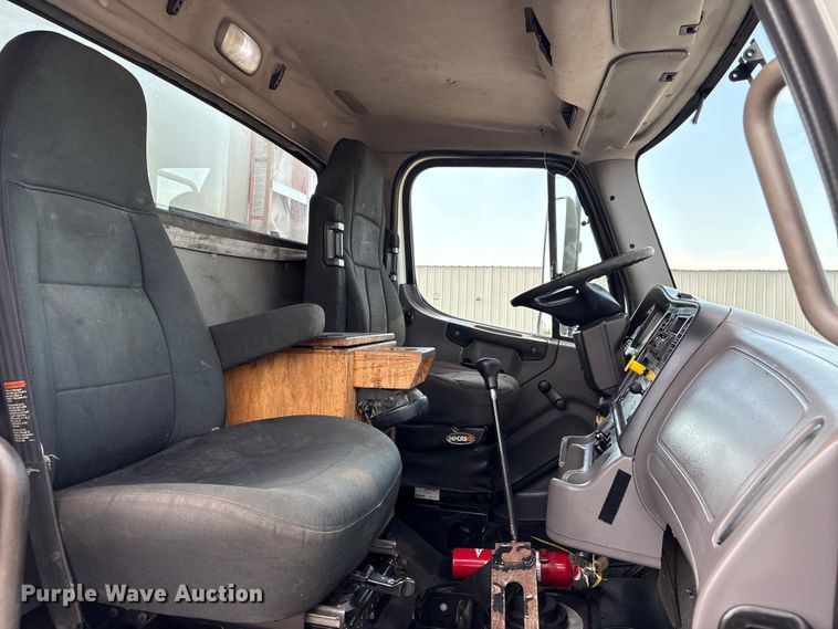 image for item EG9086 2012 Freightliner Business Class M2 utility / service truck