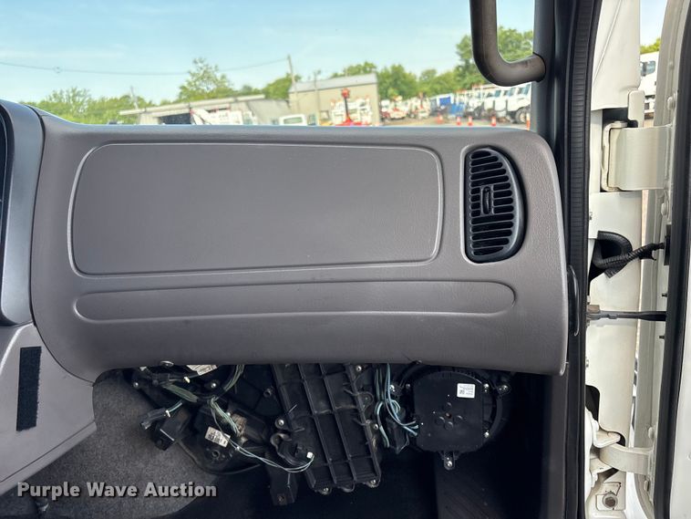 image for item EG9086 2012 Freightliner Business Class M2 utility / service truck