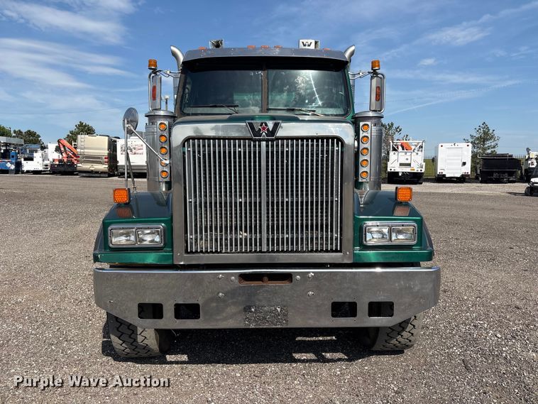image for item EG9094 2001 Western Star 4900 dump truck