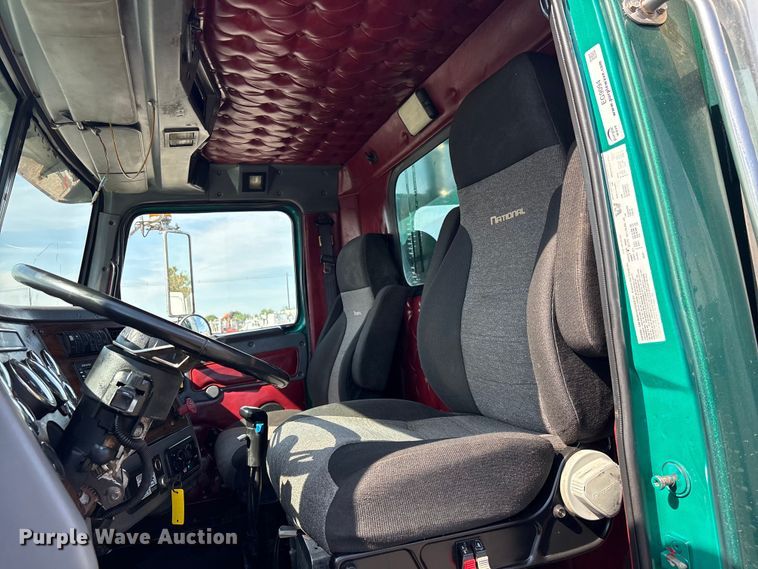 image for item EG9094 2001 Western Star 4900 dump truck
