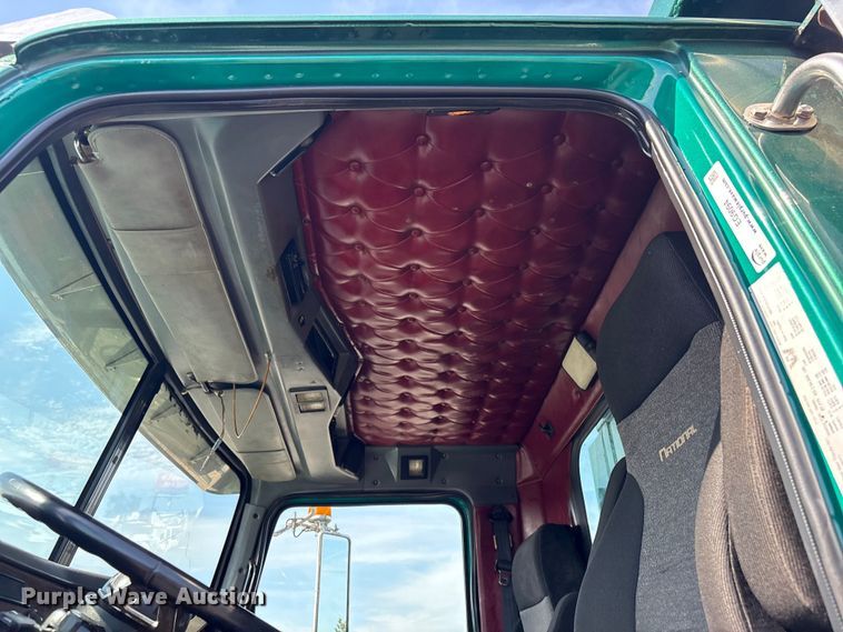 image for item EG9094 2001 Western Star 4900 dump truck