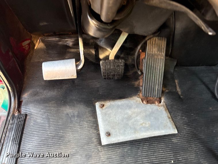 image for item EG9094 2001 Western Star 4900 dump truck