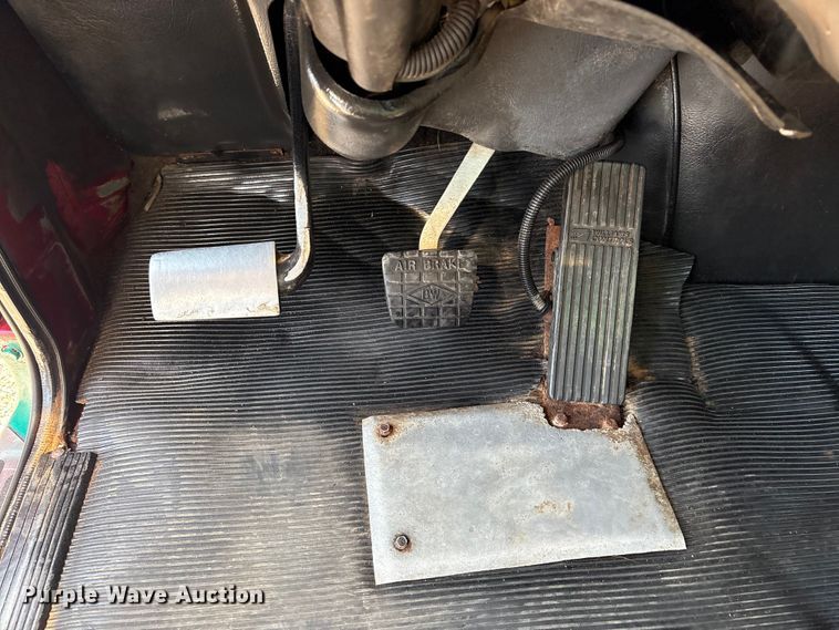 image for item EG9094 2001 Western Star 4900 dump truck